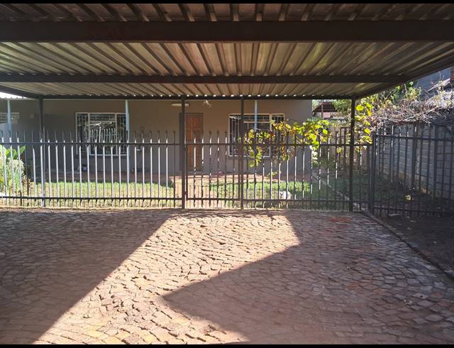 5 BEDROOM HOUSE FOR SALE IN BRITS CENTRAL